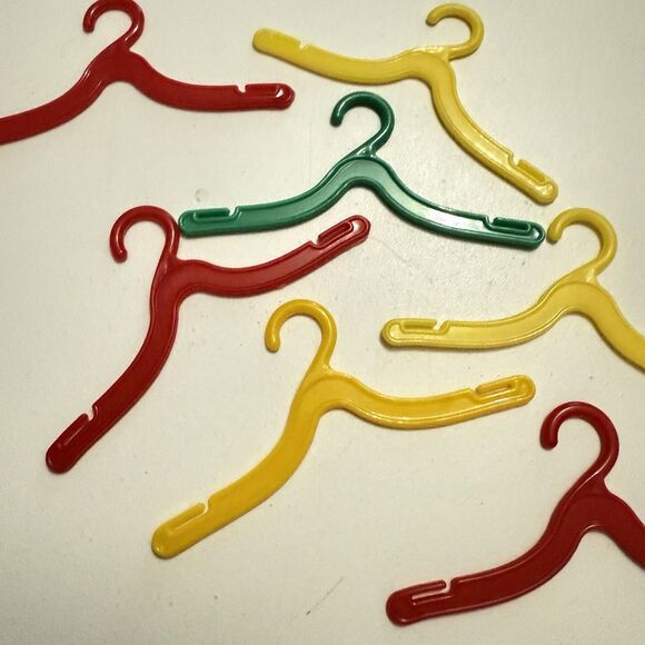 Vintage Mattel Barbie Doll Clothes Hangers - Lot Of 7 - Picture 3 of 4
